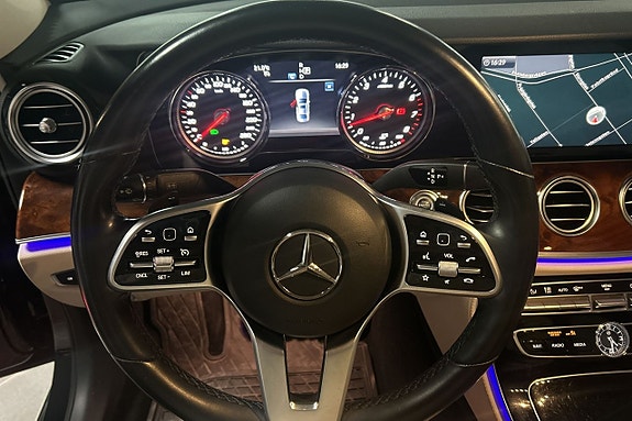 Mercedes-Benz E450 9 of 30