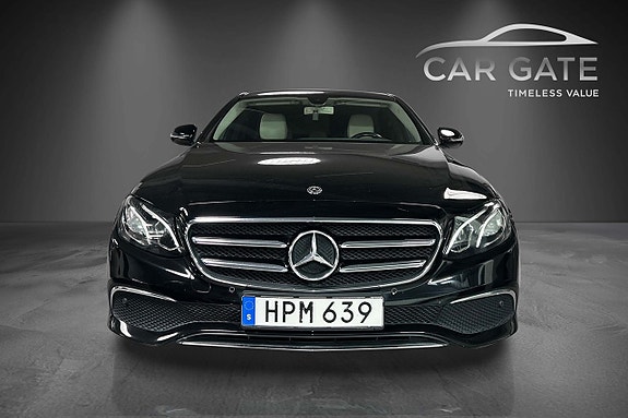 Mercedes-Benz E450 2 of 30