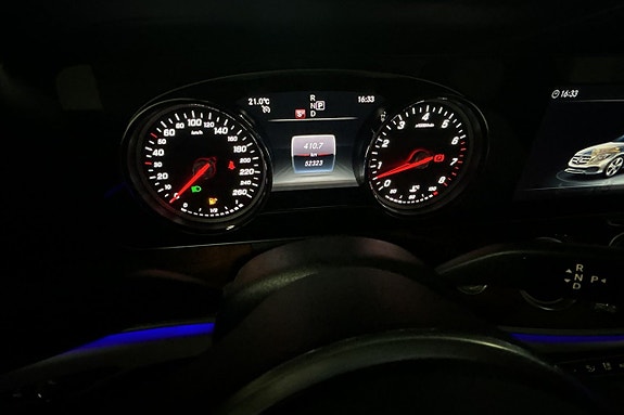 Mercedes-Benz E450 10 of 30