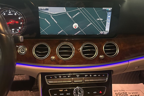 Mercedes-Benz E450 13 of 30