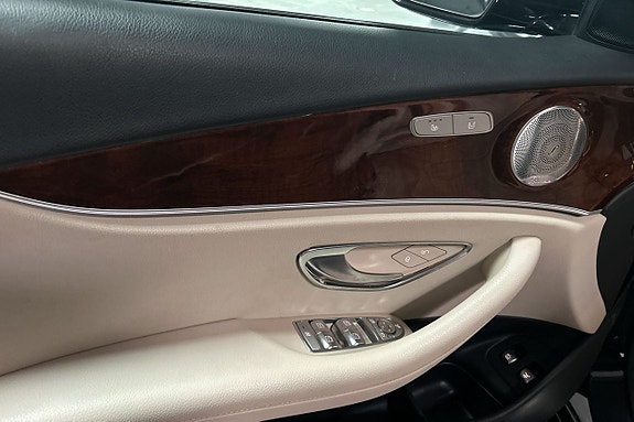 Mercedes-Benz E450 26 of 30