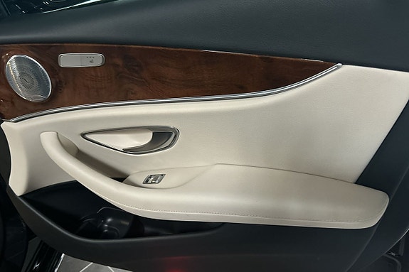 Mercedes-Benz E450 28 of 30