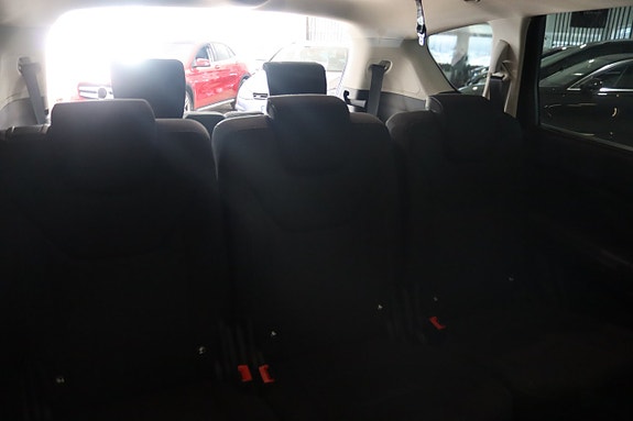 Ford S-MAX 25 of 30