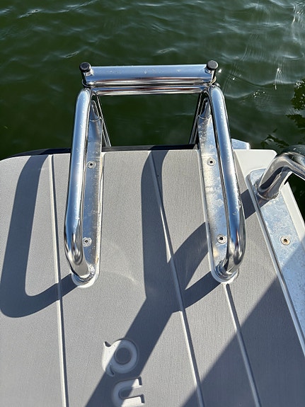 Quarken 27 Open 2022 Yamaha F300 V6 White 2025 i nyskick endast 50 gångtimmar 19 of 27