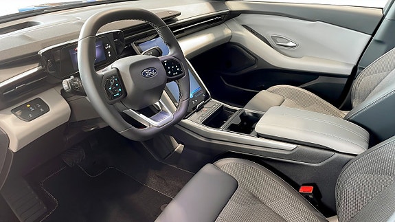 Ford Explorer 12 of 12