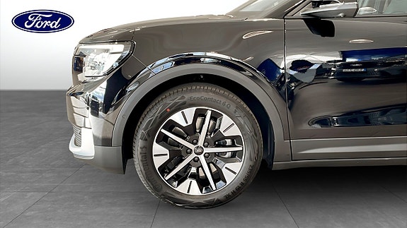 Ford Explorer 9 of 12