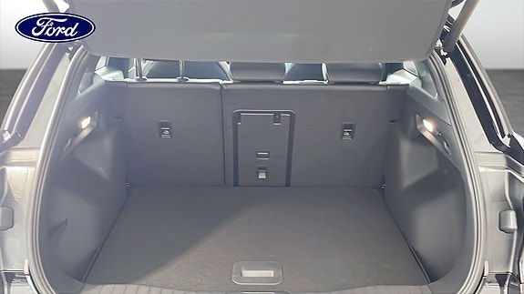 Ford Explorer 10 of 12