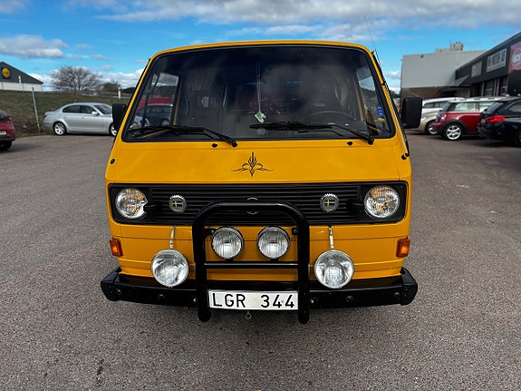 Volkswagen Transporter 2 of 5
