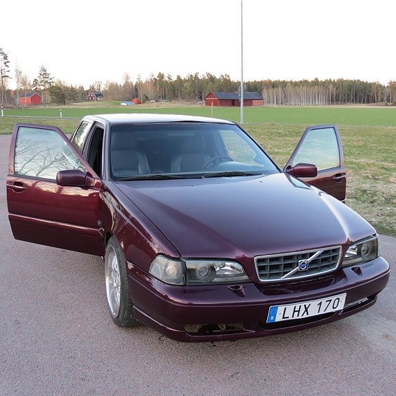 Volvo S70 2 of 8