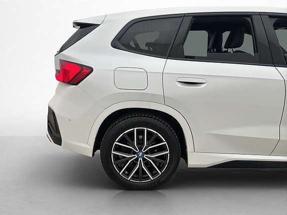 BMW iX1 26 of 27