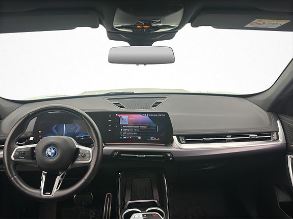 BMW iX1 9 of 27