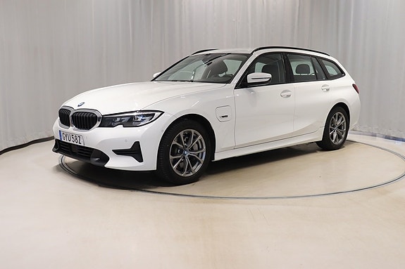 BMW 330e