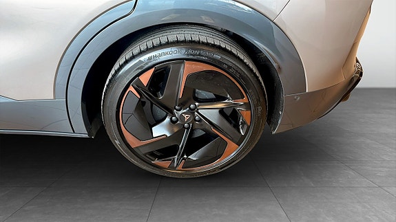Cupra Tavascan 7 of 20