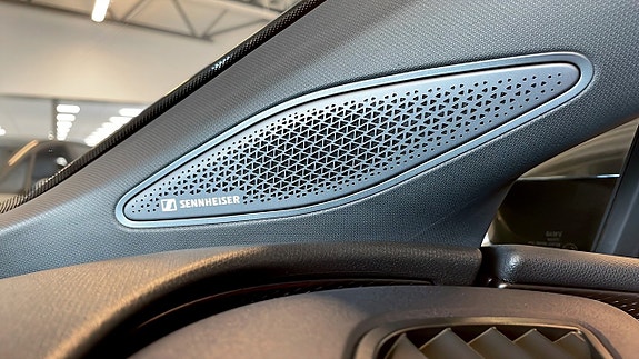 Cupra Tavascan 17 of 18