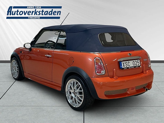MINI Cooper 2 of 5