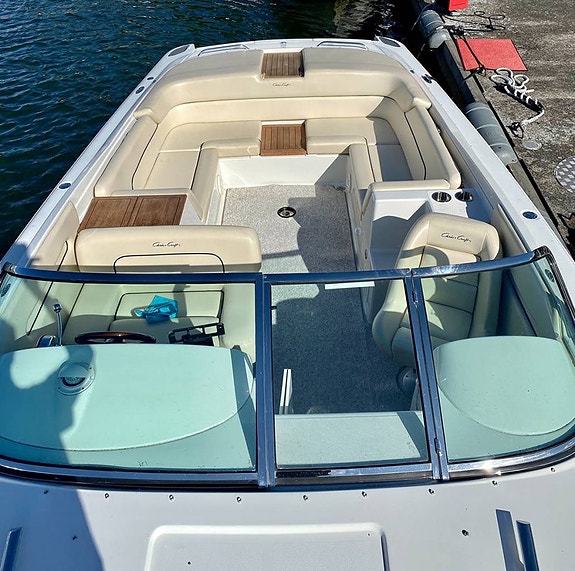 Chris-Craft Corsair 28 8 of 12