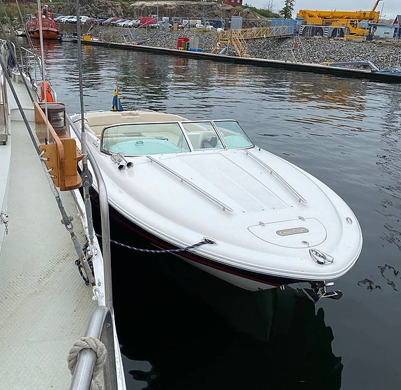 Chris-Craft Corsair 28 4 of 5