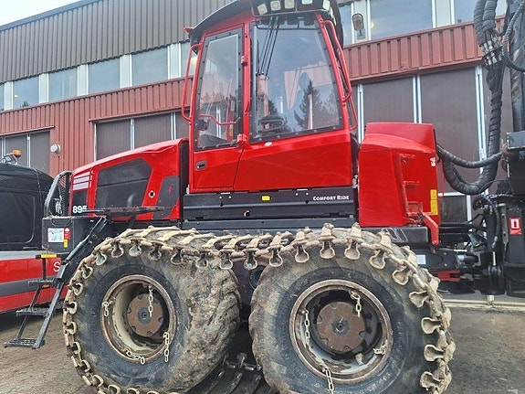 Komatsu 895