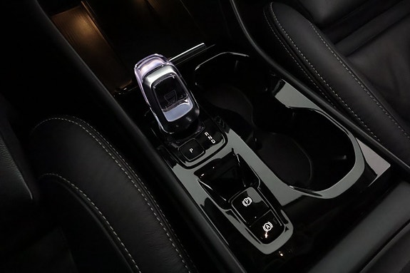 Volvo XC40 16 of 27