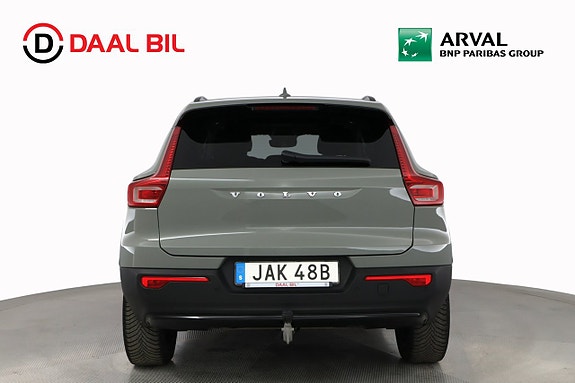Volvo XC40 8 of 27