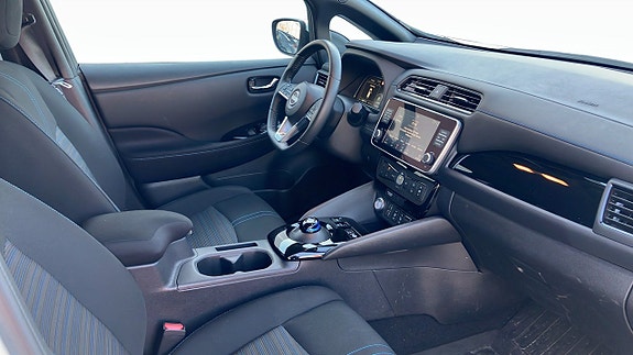 Nissan Leaf 3 of 5
