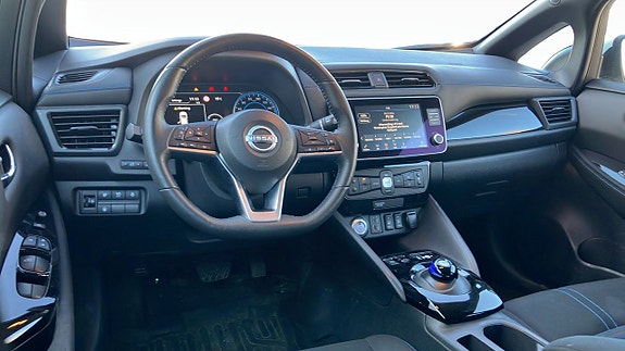 Nissan Leaf 4 of 5