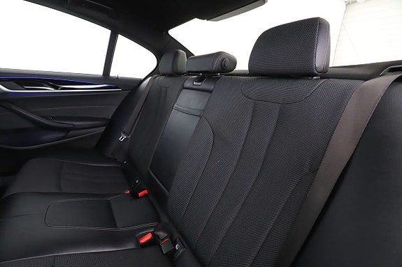 BMW 530e 15 of 30