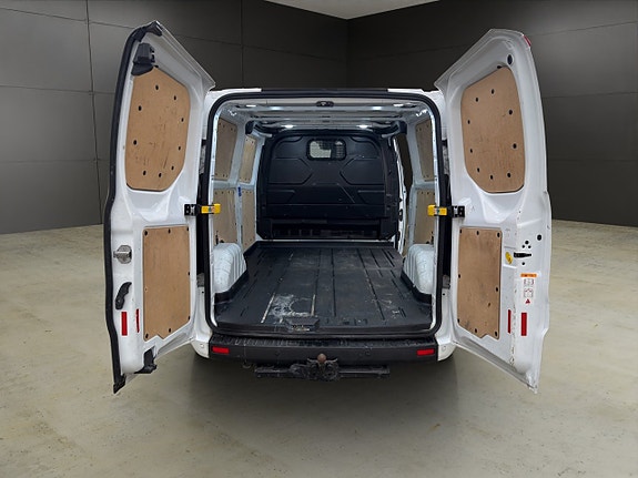Ford Transit Custom 12 of 30