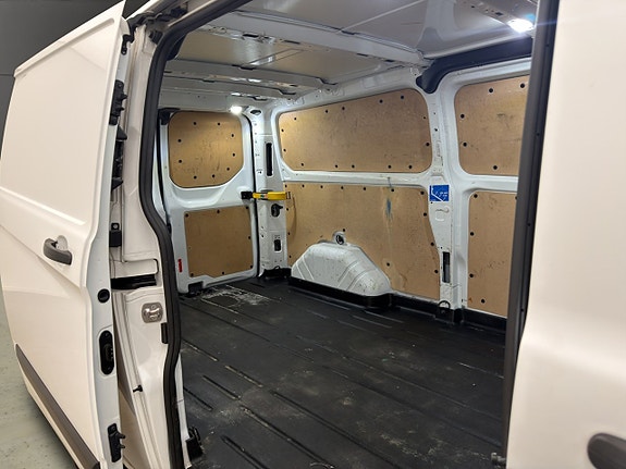 Ford Transit Custom 15 of 30