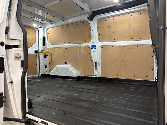 Ford Transit Custom 14 of 30