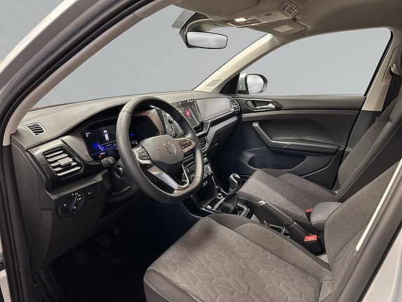Volkswagen T-Cross 2 of 9