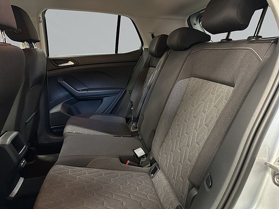 Volkswagen T-Cross 7 of 9