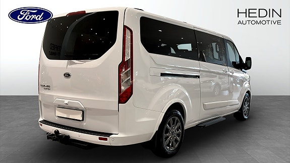 Ford Custom Tourneo 2 of 9