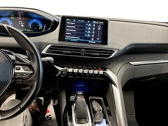 Peugeot 3008 12 of 17