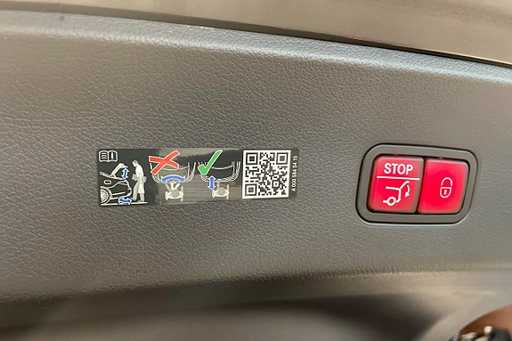 Mercedes-Benz GLC300 e 16 of 24