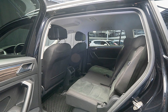 Volkswagen Tiguan Allspace 17 of 25