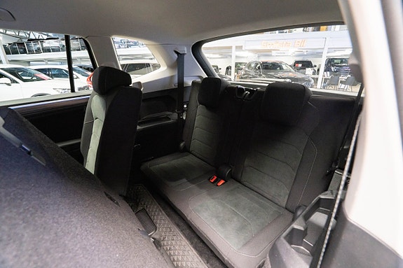 Volkswagen Tiguan Allspace 12 of 25