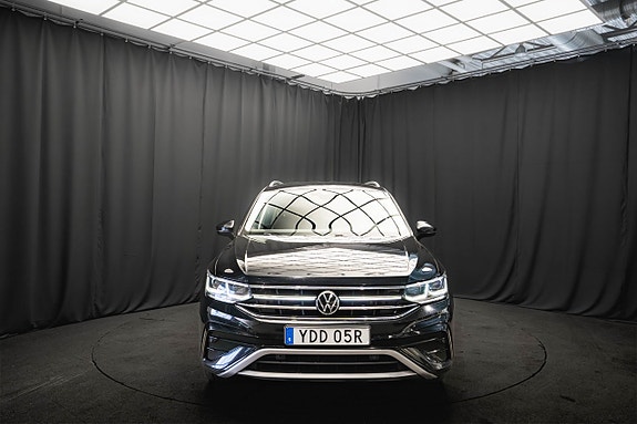 Volkswagen Tiguan Allspace 4 of 5
