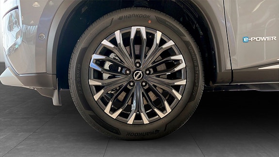 Nissan X-Trail 9 of 9