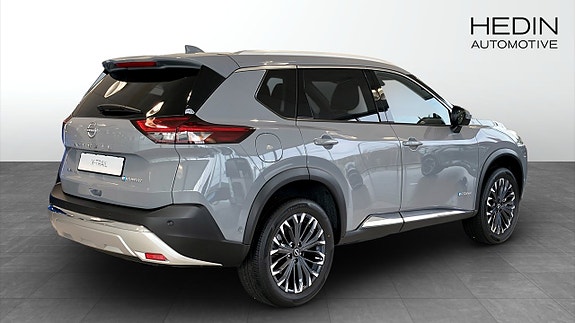 Nissan X-Trail 2 of 9