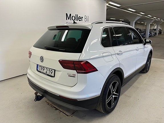 Volkswagen Tiguan 3 of 5