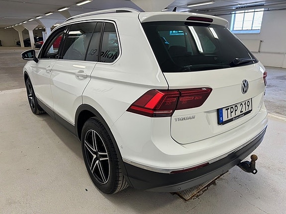 Volkswagen Tiguan 5 of 5