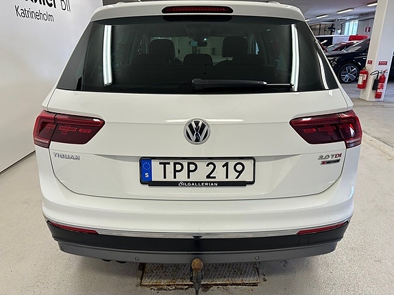 Volkswagen Tiguan 4 of 5