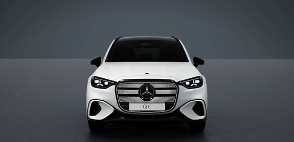 Mercedes-Benz GLC400 2 of 5