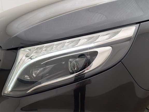 Mercedes-Benz eVito Tourer 10 of 30