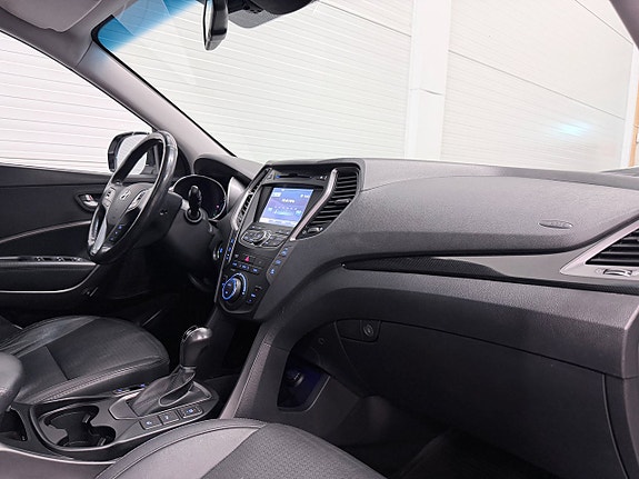 Hyundai Grand Santa Fe 15 of 19