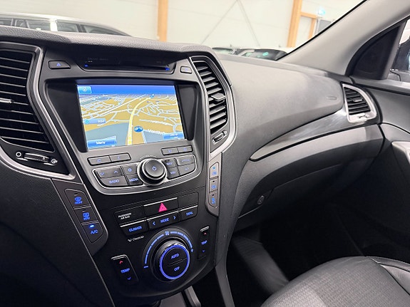Hyundai Grand Santa Fe 14 of 19