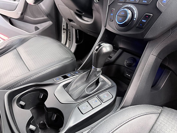 Hyundai Grand Santa Fe 16 of 19