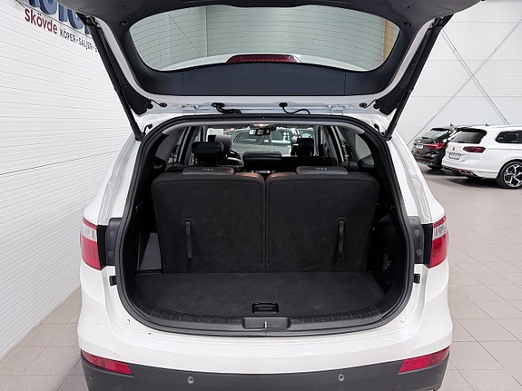 Hyundai Grand Santa Fe 9 of 19