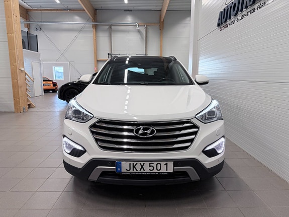 Hyundai Grand Santa Fe 2 of 19